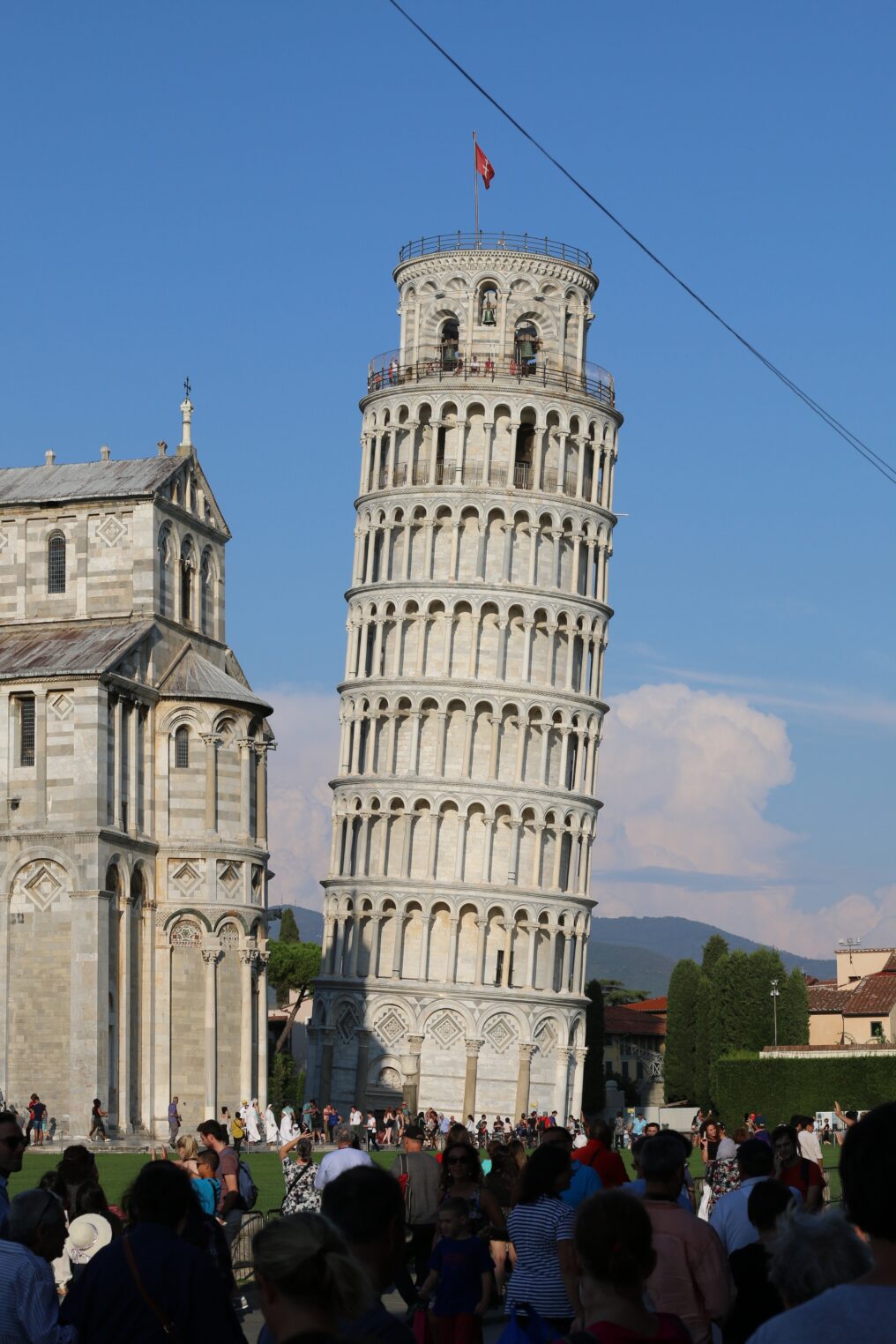 Schiefer Turm von Pisa als Symbolbild zur PISA-Studie 2025 und Lesekompetenz